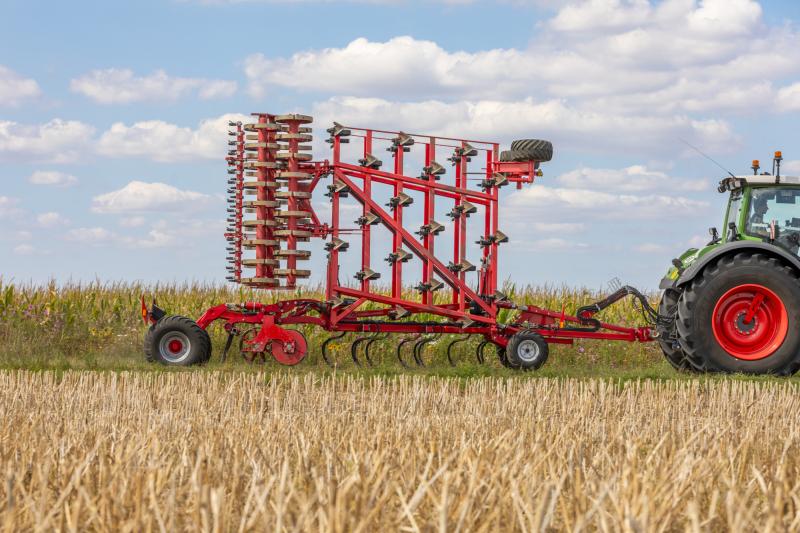 Horsch Finer XL - naujas prikabinamas spyruoklinis kultivatorius