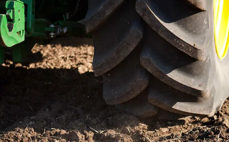 Bridgestone žengia į stambiagabaritę klasę