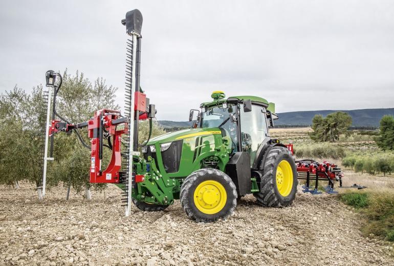 Naujas John Deere 5ML traktorius: išmanus ir tvirtas