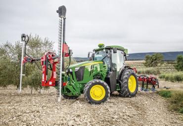 Naujas John Deere 5ML traktorius: išmanus ir tvirtas