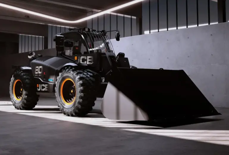 JCB švenčia 80 metų – 80 riboto leidimo mašinų