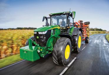 Metų traktorius 2022 finalas – net du apdovanojimai Jonh Deere