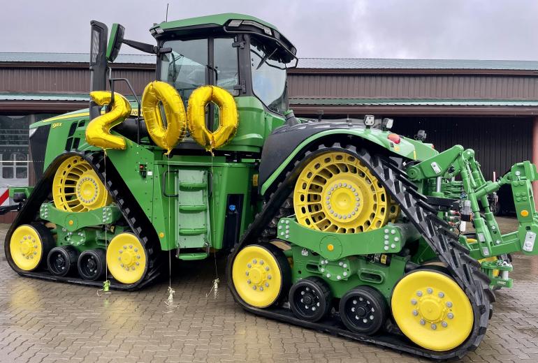 200-tasis traktorius 2023 -asiais – John Deere 9RX