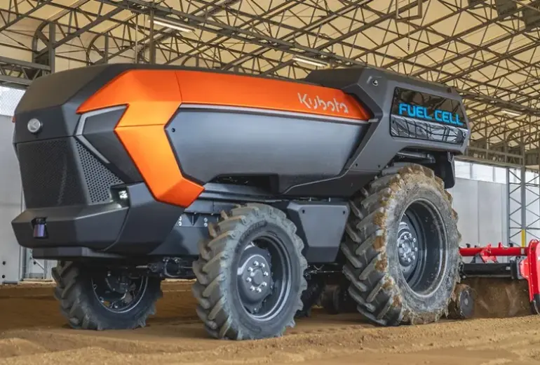 Kubota išbando autonominį vandenilio kuro elementų traktorių