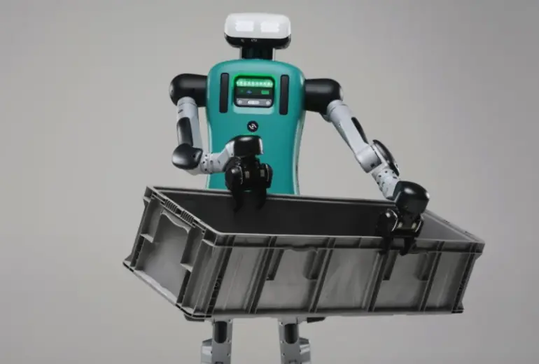 AGCO gamykloje darbuosis humanoidiniai robotai