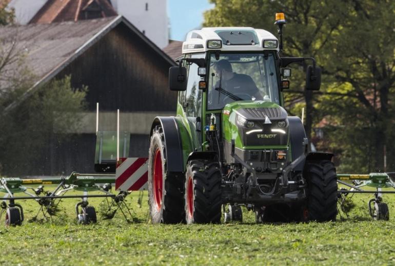 Elektrinis Fendt E100 Vario dienos šviesą išvys ne anksčiau 2024-ųjų