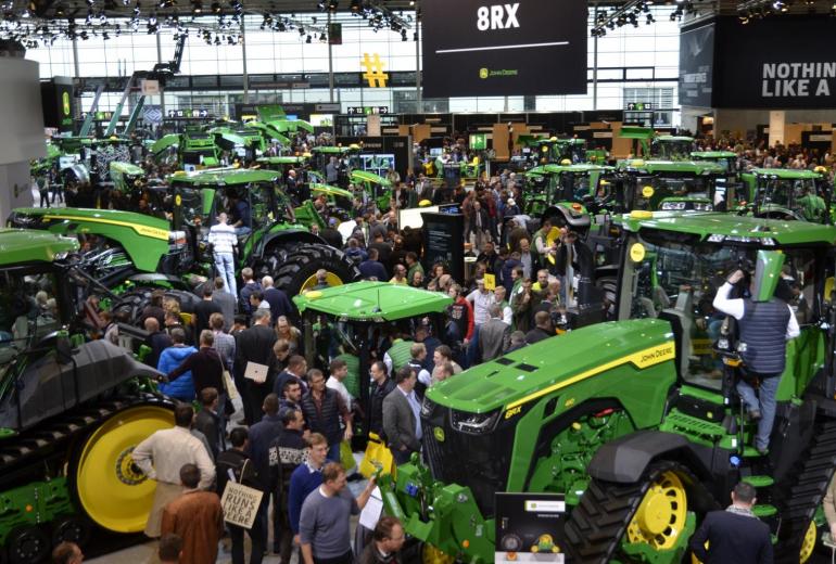 John Deere: kol kas jokių parodų ir technikos pristatymo gyvai