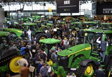 John Deere: kol kas jokių parodų ir technikos pristatymo gyvai