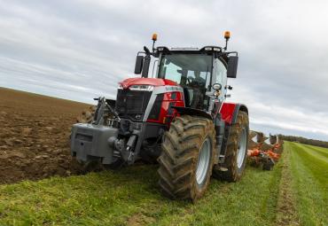 Massey Ferguson 8S serijos pajėgumai perkopė 300 AG