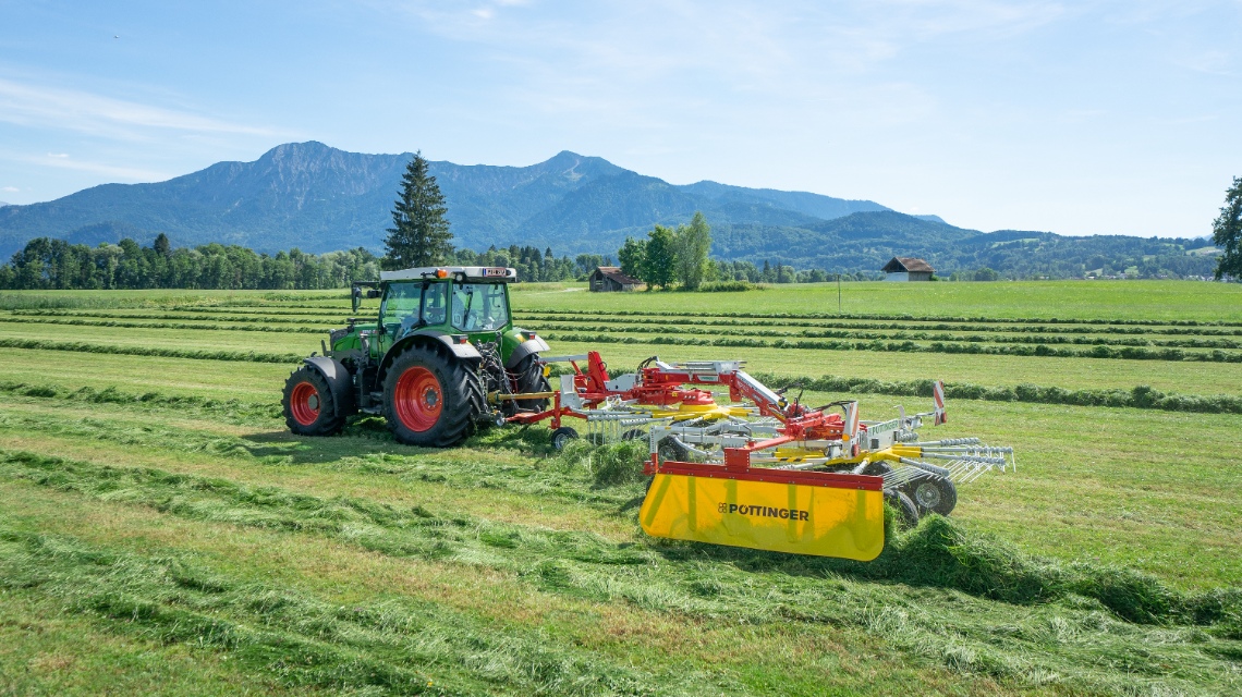 Išmaniai valdomas Pöttinger grėblys