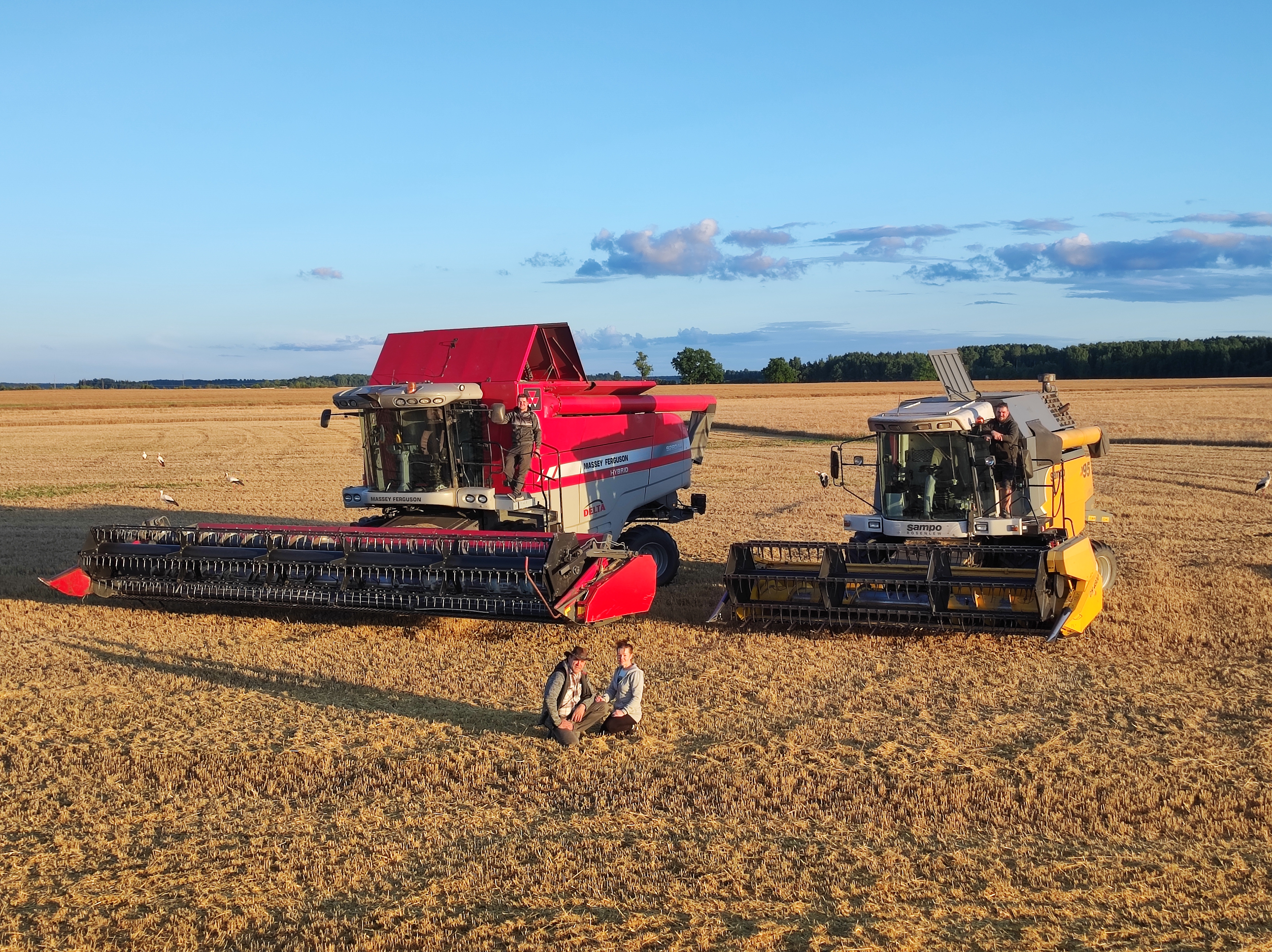 A. ir V. Gedaminskių žemės ūkio mašinų kiemas nėra baigtinis