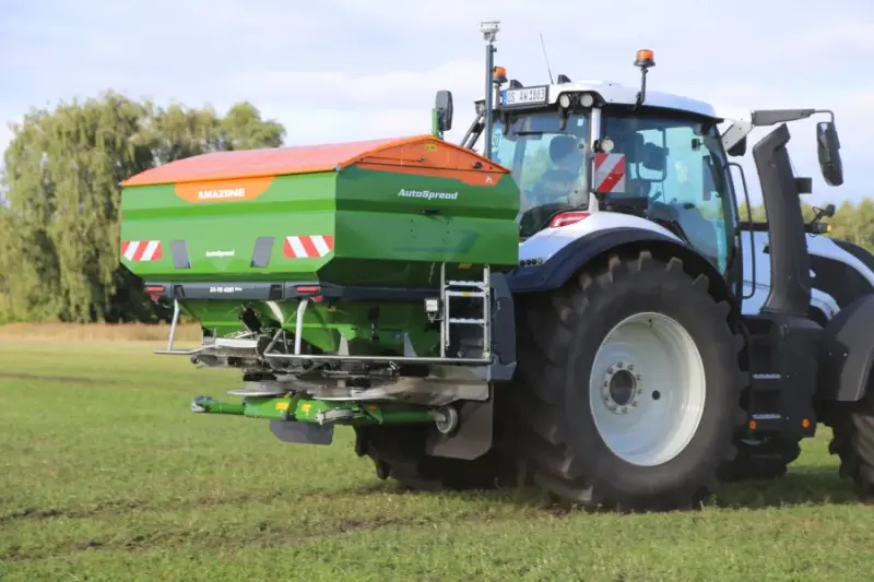 Amazone AutoSpread: pirmasis barstytuvas, kuris pats save nusistato