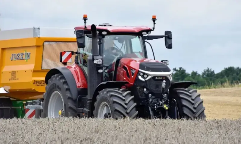 Galingesnė Case IH Optum traktorių serija