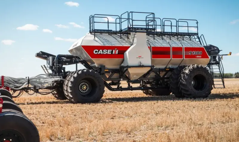 CNH sėjos technikos asortimentą stiprina su Bourgault